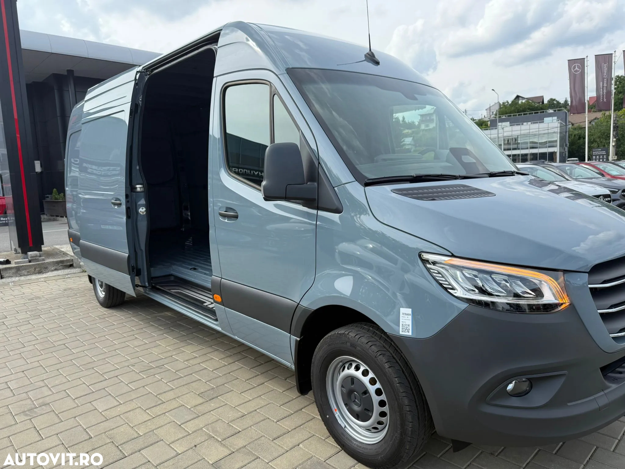 Mercedes-Benz Sprinter - 11
