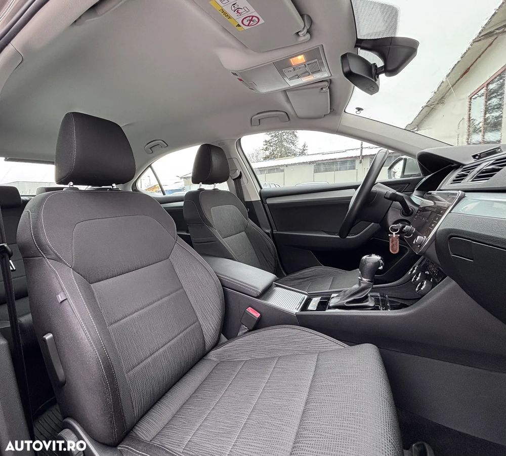 Skoda Superb 2.0 TDI DSG Ambition - 29