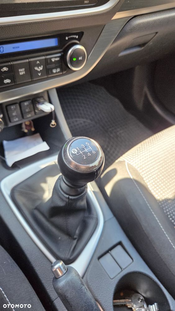 Toyota Auris 1.6 Prestige - 19