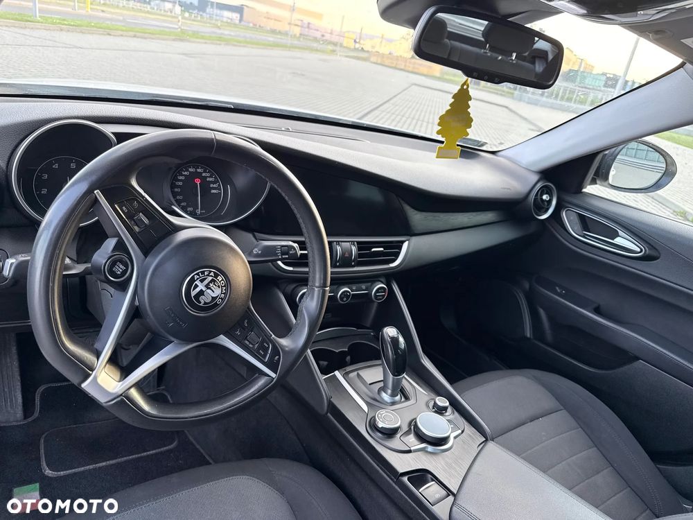 Alfa Romeo Giulia 2.0 Turbo Veloce - 24
