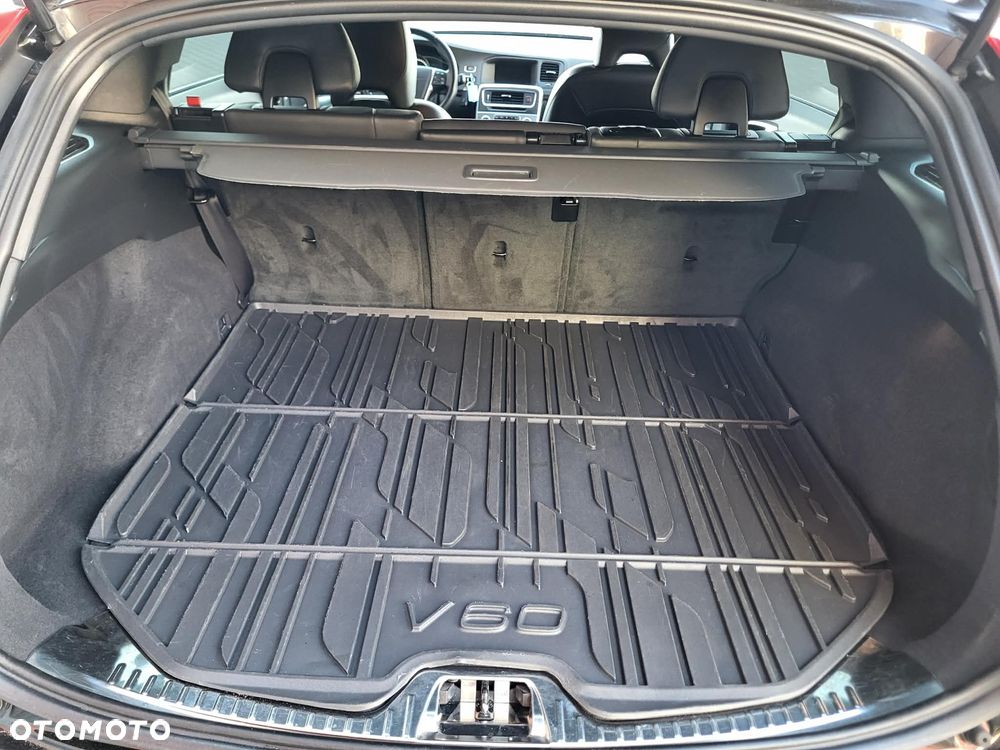 Volvo V60 D4 Momentum - 12