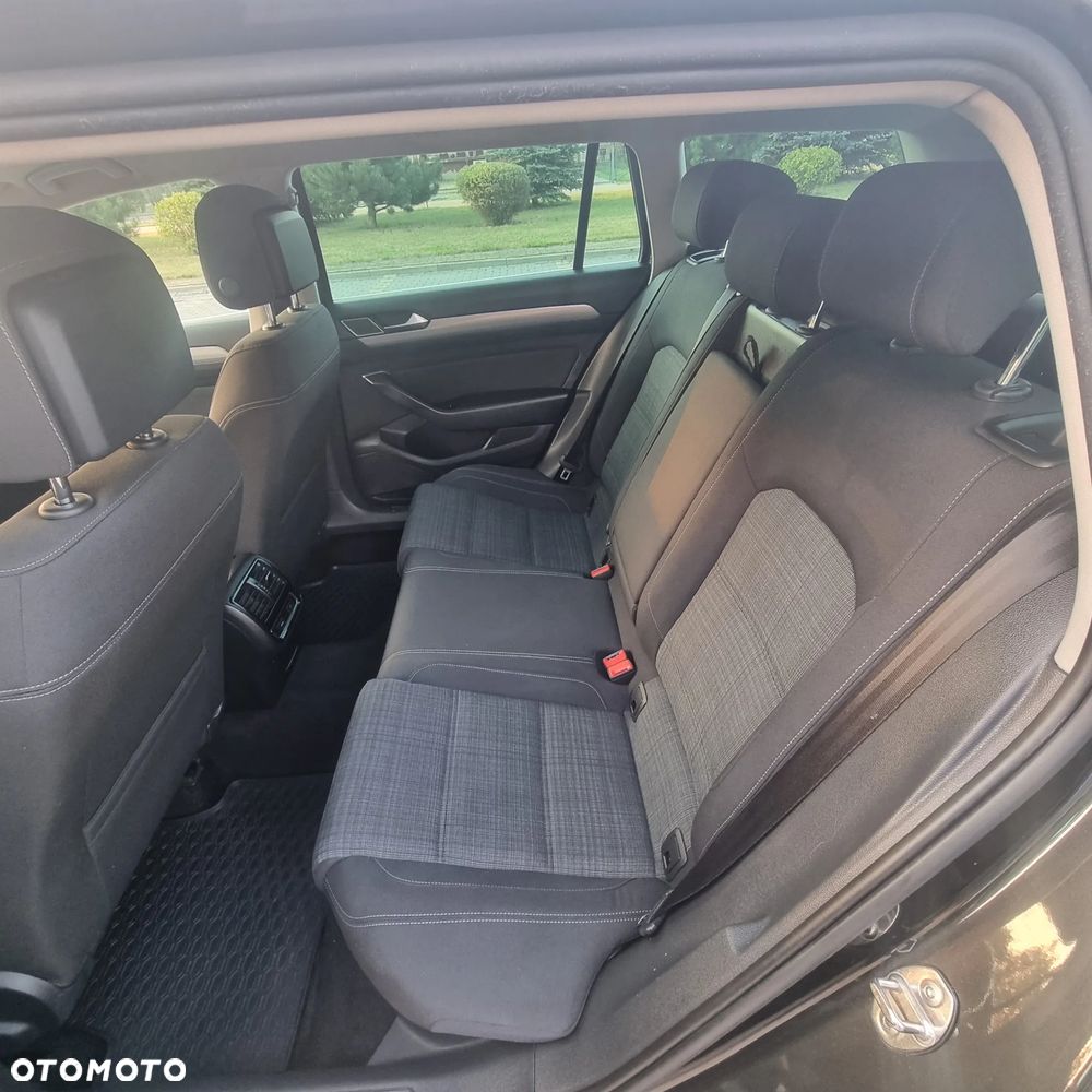 Volkswagen Passat 2.0 TDI SCR Comfortline DSG - 9