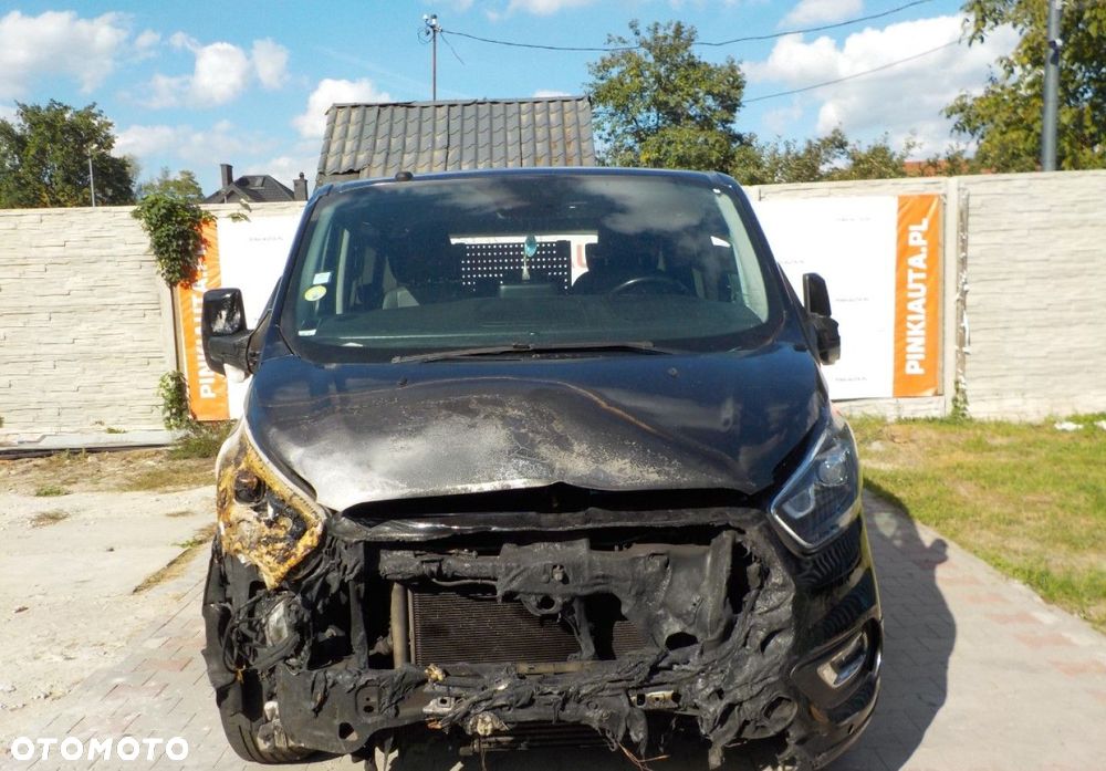 Ford Tourneo Custom - 3