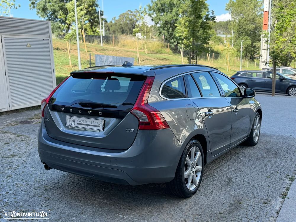 Volvo V60 2.0 D3 Summum - 3