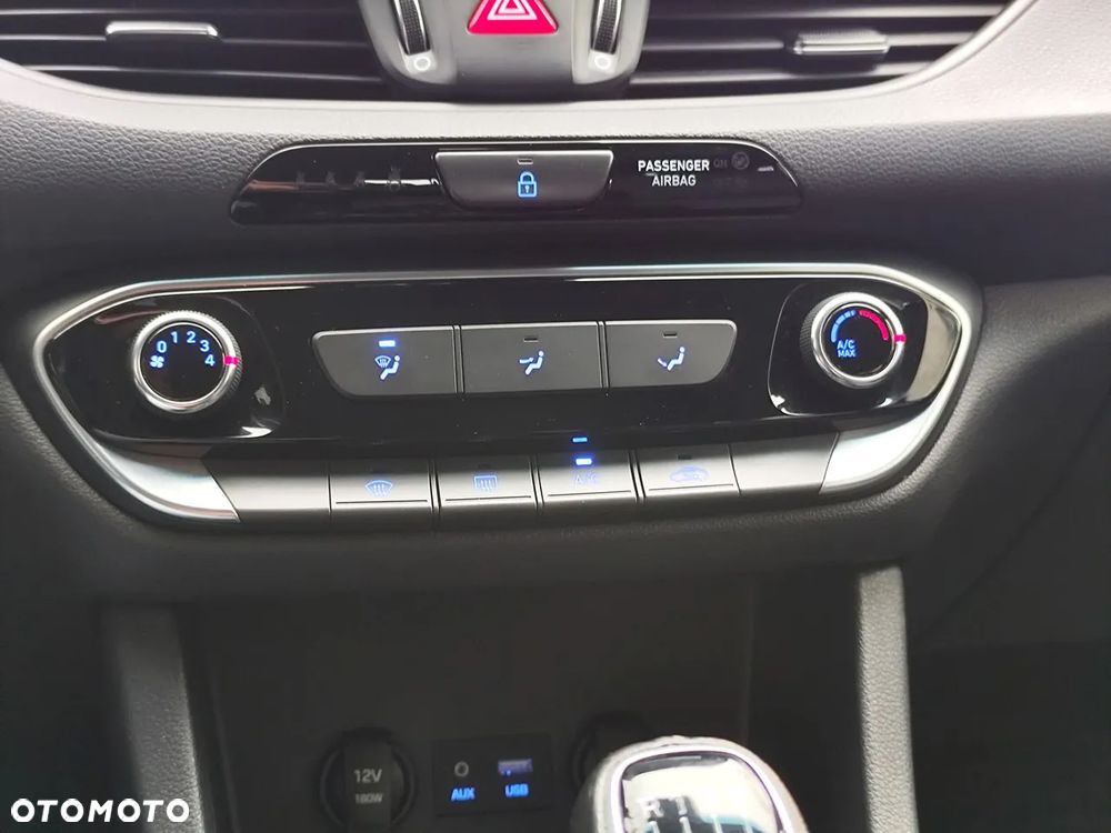 Hyundai i30 1.4 Classic + - 16