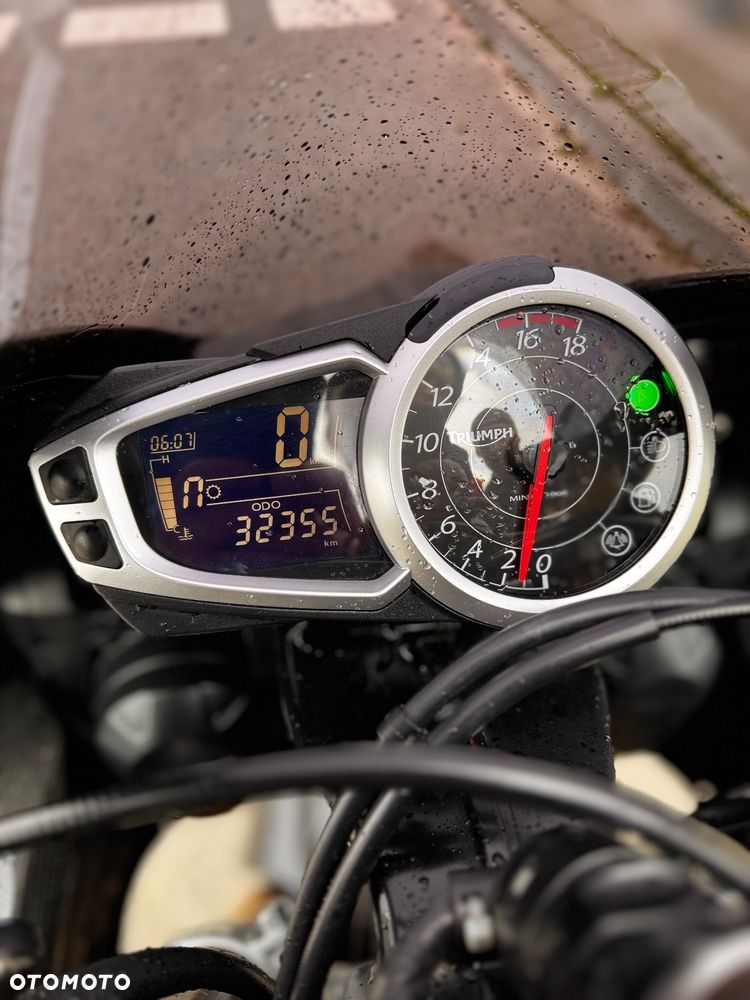 Triumph Daytona - 14