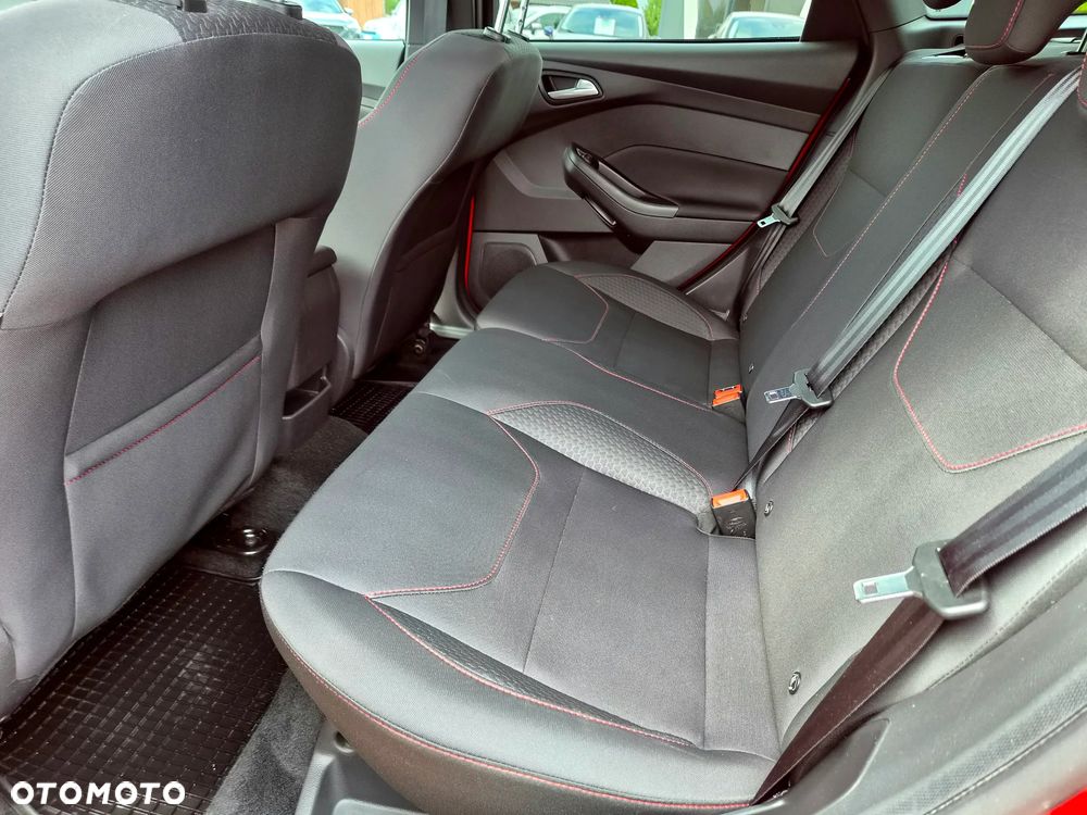 Ford Focus 1.0 EcoBoost ST-Line Red ASS - 19
