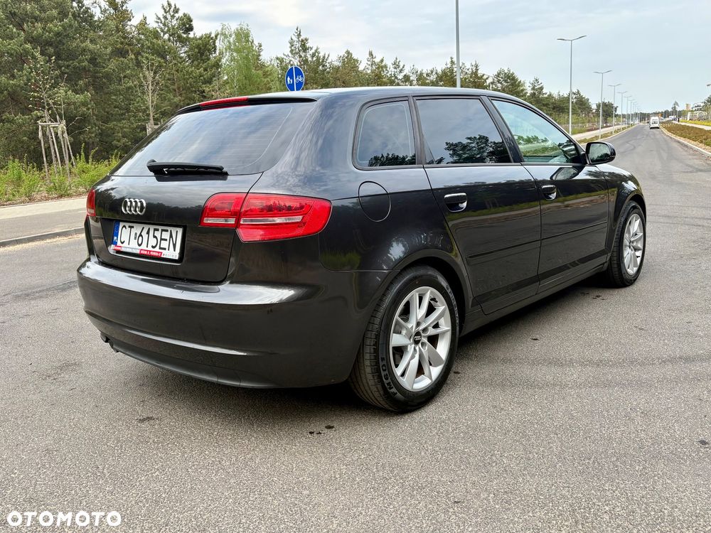 Audi A3 Sportback 1.6 TDI DPF Ambiente - 7
