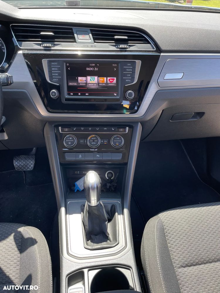 Volkswagen Touran 2.0 TDI SCR DSG Comfortline - 8