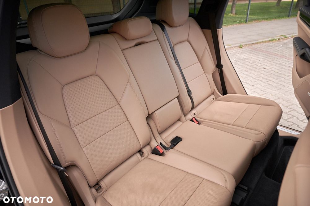 Porsche Cayenne - 28