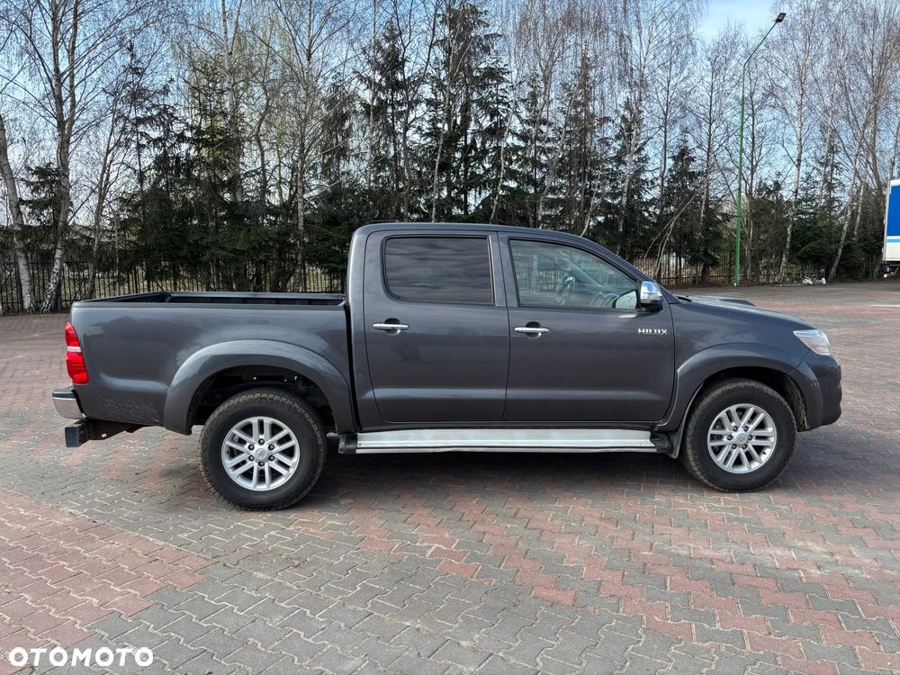 Toyota Hilux 2.5 D-4D SR5 - 3