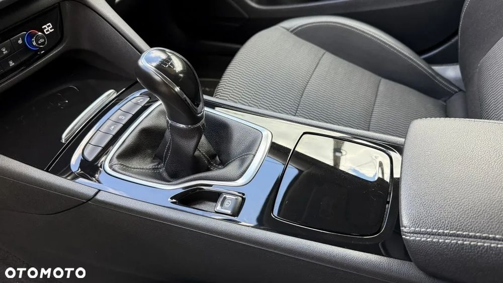 Opel Insignia 1.5 T Exclusive S&S - 25