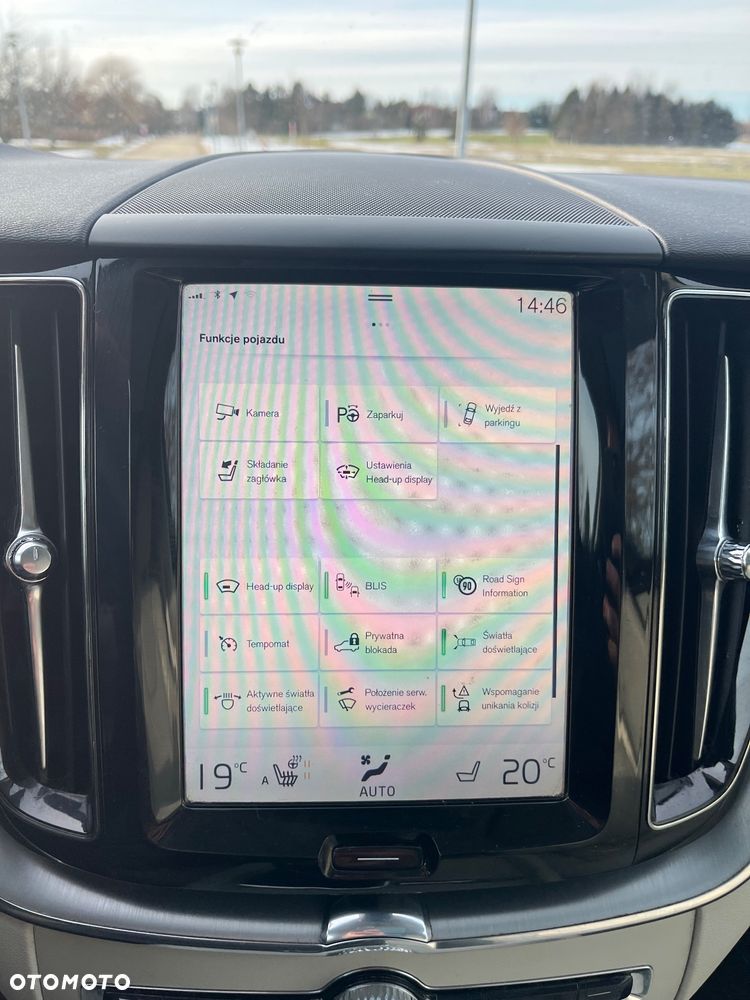 Volvo XC 60 T6 AWD Geartronic Momentum Pro - 29