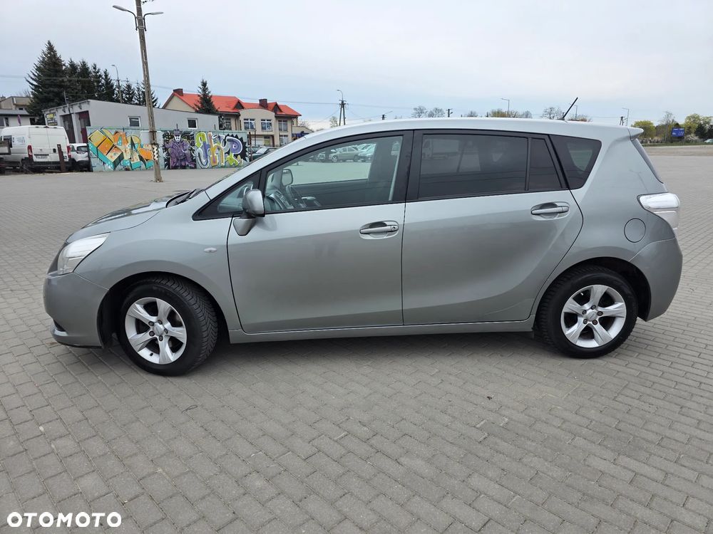 Toyota Verso 2.0 D-4D Life - 4