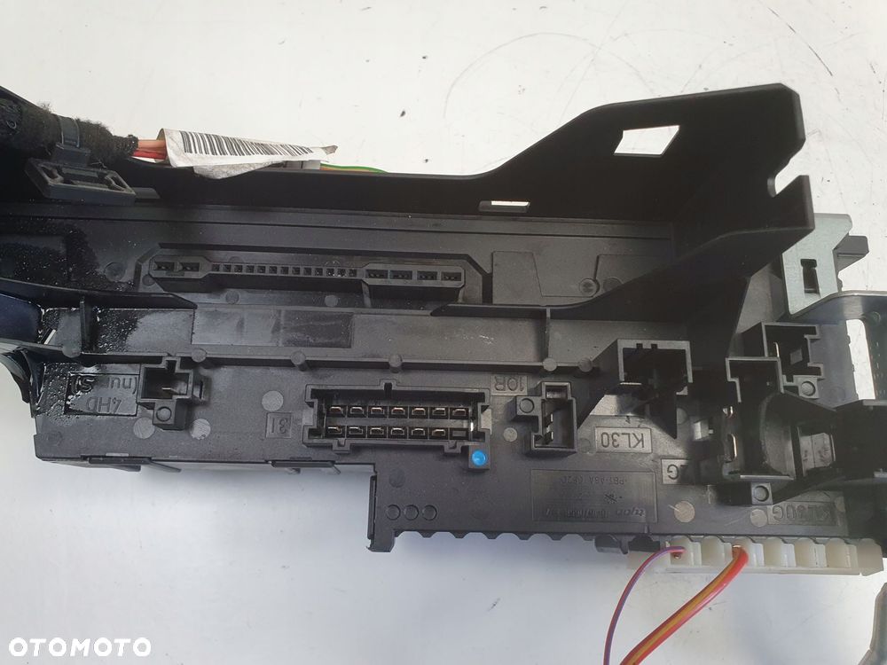 Mercedes W212 SKRZYNKA BEZPECZNIKÓW Moduł - 9