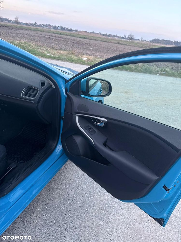 Volvo V40 D2 Kinetic - 25