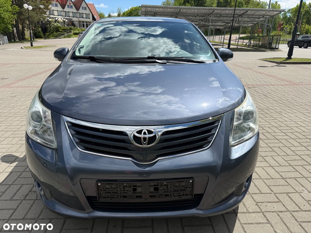 Toyota Avensis 2.0 Executive - 6