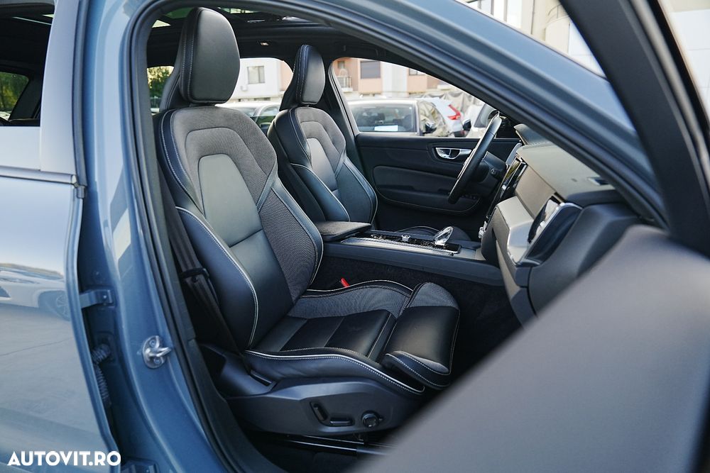 Volvo XC 60 Recharge T6 Twin Engine eAWD R-Design Expression - 18