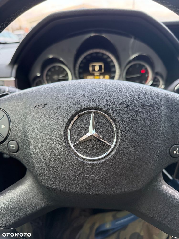Mercedes-Benz Klasa E 250 CDI DPF BlueEFFICIENCY 7G-TRONIC Avantgarde - 14