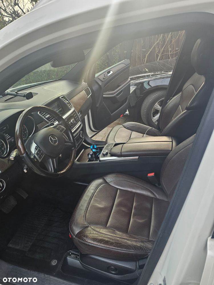 Mercedes-Benz GL 350 BlueTEC 4-Matic - 16