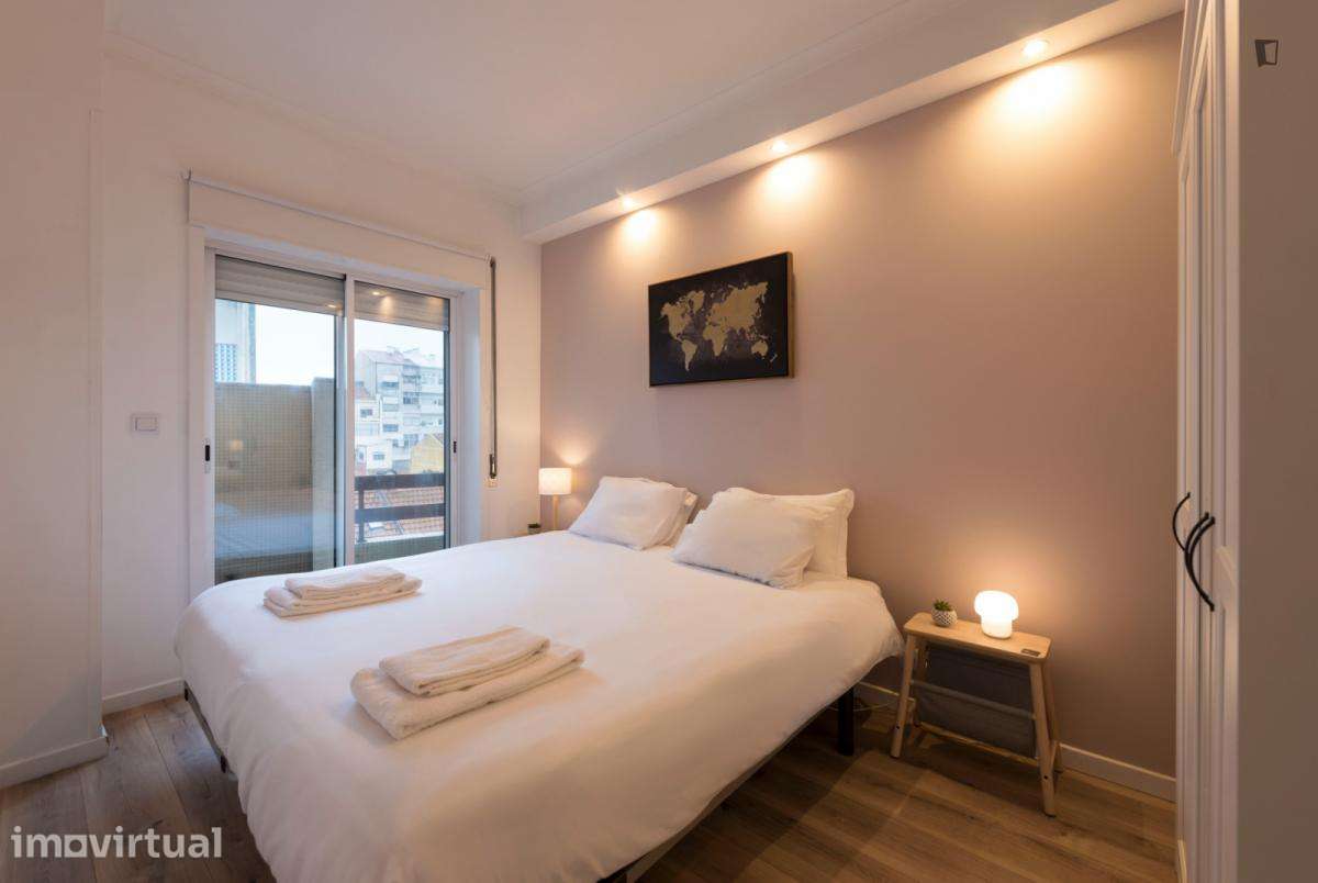 Apartamento com 1 quartos - localizado em Santo Ildefonso Porto - Grande imagem: 2/26