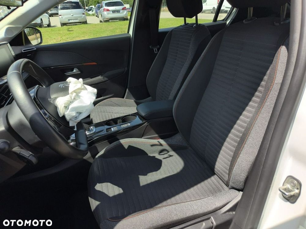Peugeot 208 - 9