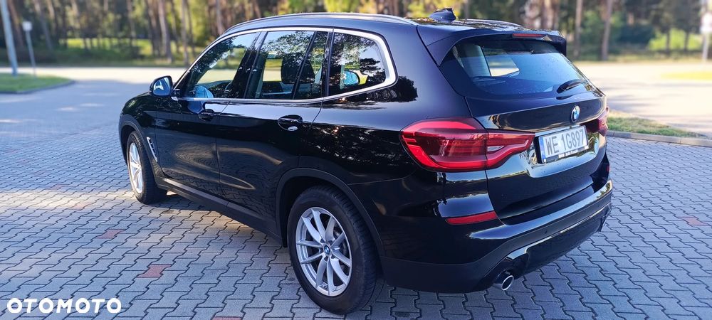 BMW X3 sDrive18d - 11
