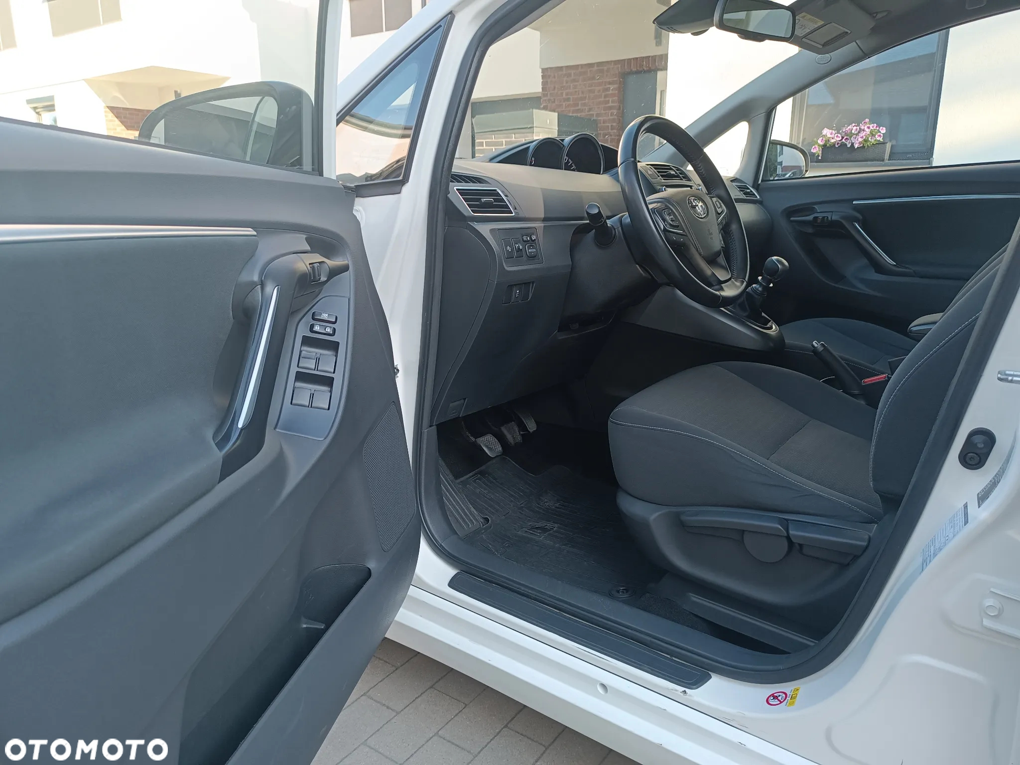 Toyota Verso 1.8 Prestige 7os - 23