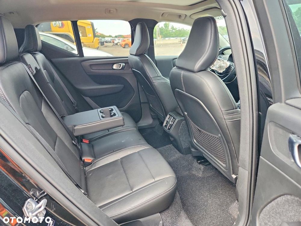 Volvo XC 40 T5 AWD Geartronic Momentum Pro - 11