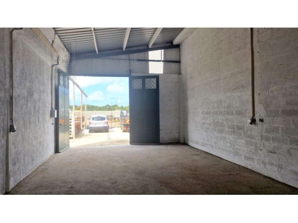 ARMAZÉM para ARRENDAMENTO - Chã do Rego d'Água, Cabouco, Lagoa (São... - Grande imagem: 2/5