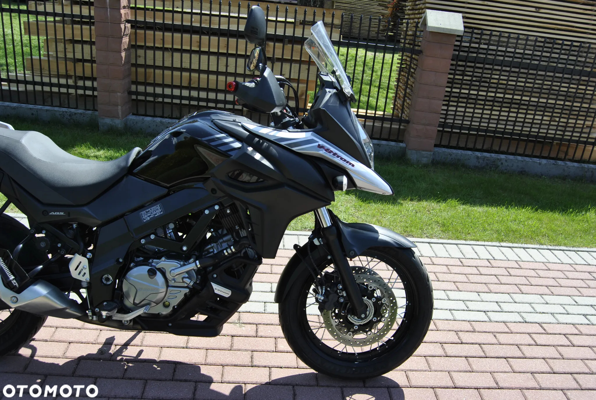 Suzuki V-STROM - 18