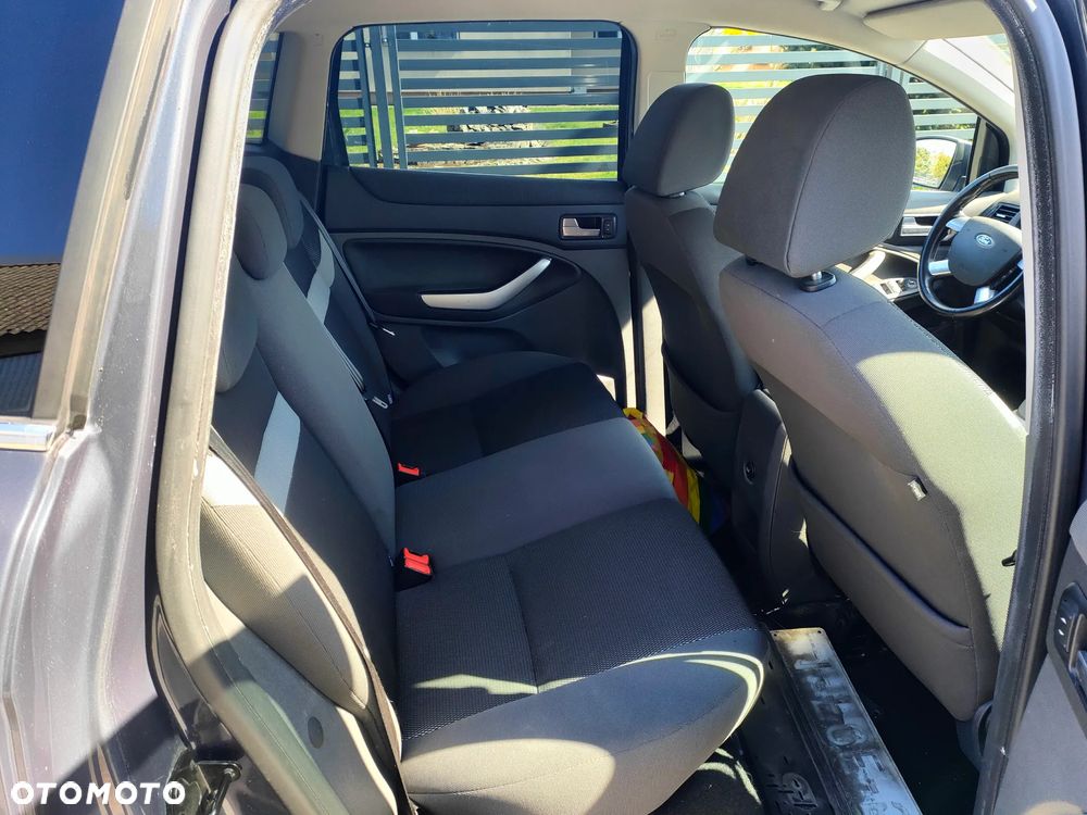 Ford Kuga 2.0 TDCi 2x4 Titanium - 14