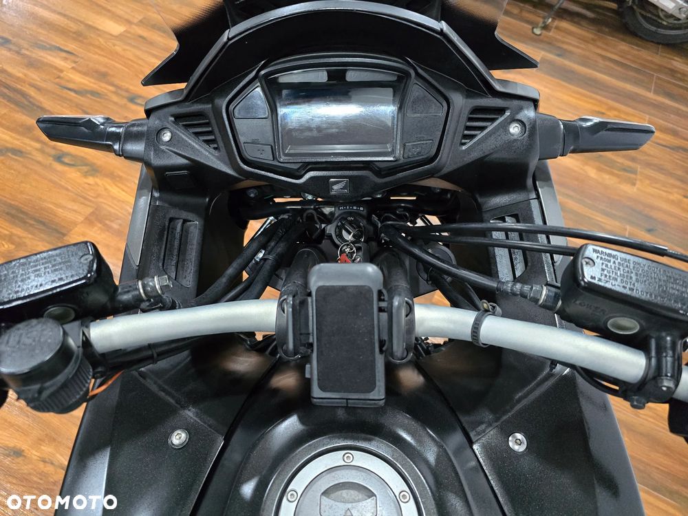 Honda VFR - 38