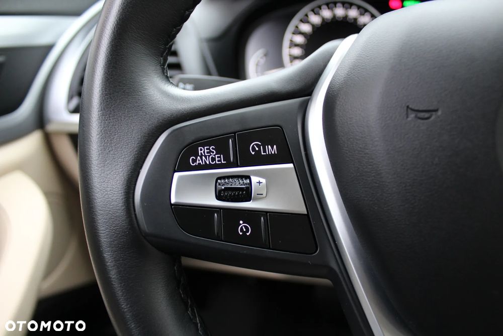 BMW X3 xDrive20i - 38