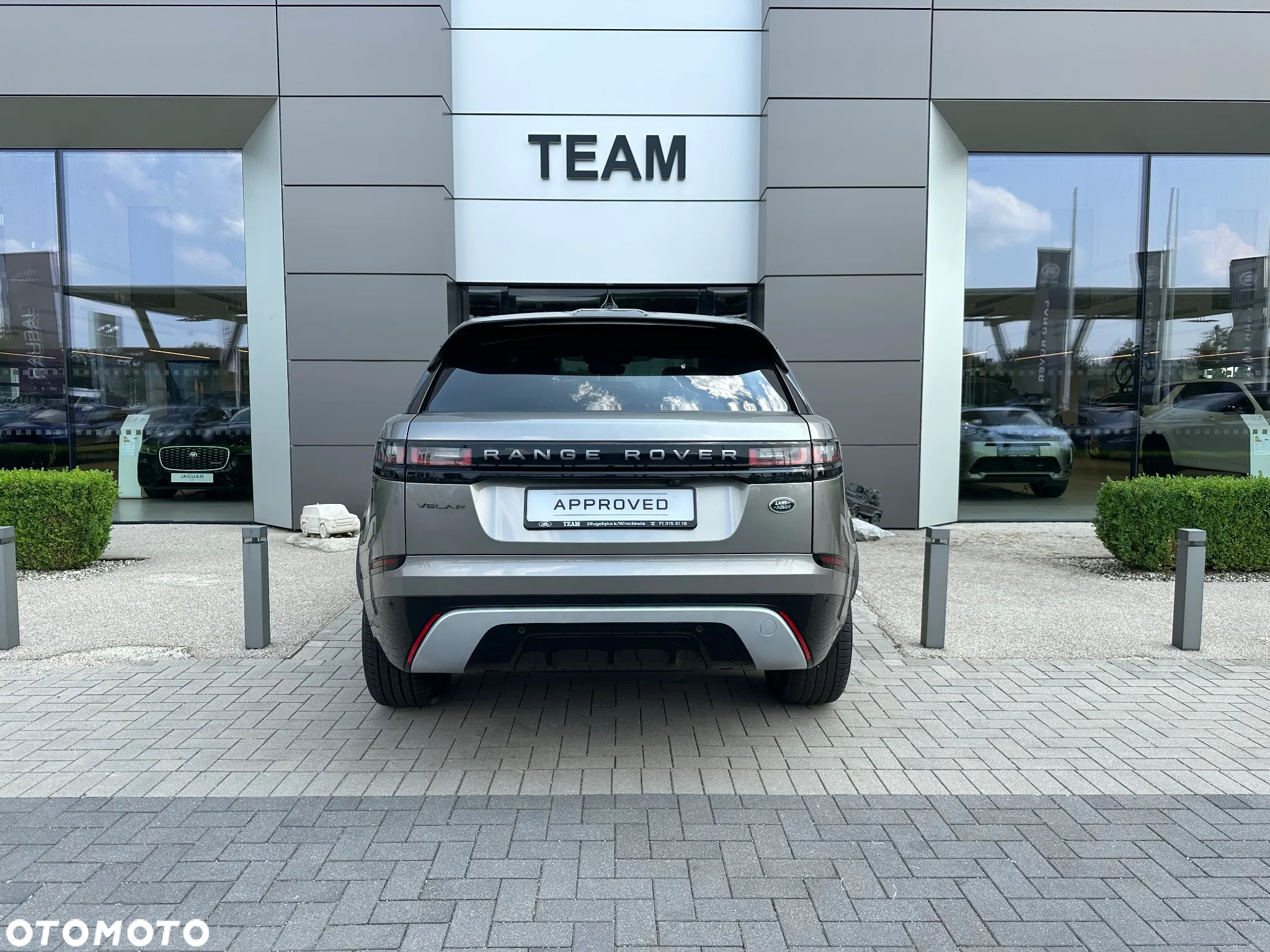Land Rover Range Rover Velar 2.0 P250 R-Dynamic SE - 4