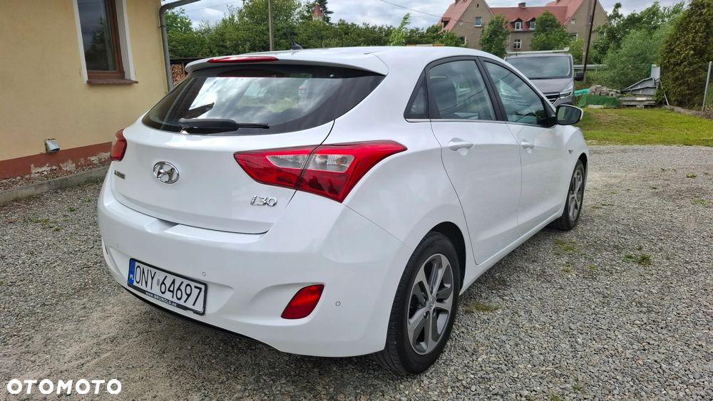 Hyundai i30 blue 1.4 YES Silver - 12