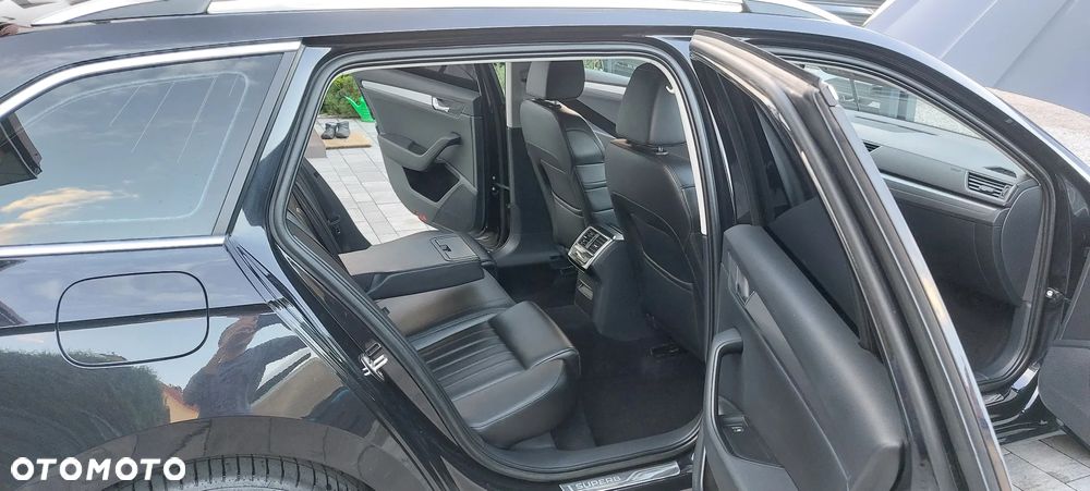 Skoda Superb Combi 1.6 TDI DSG Ambition - 23