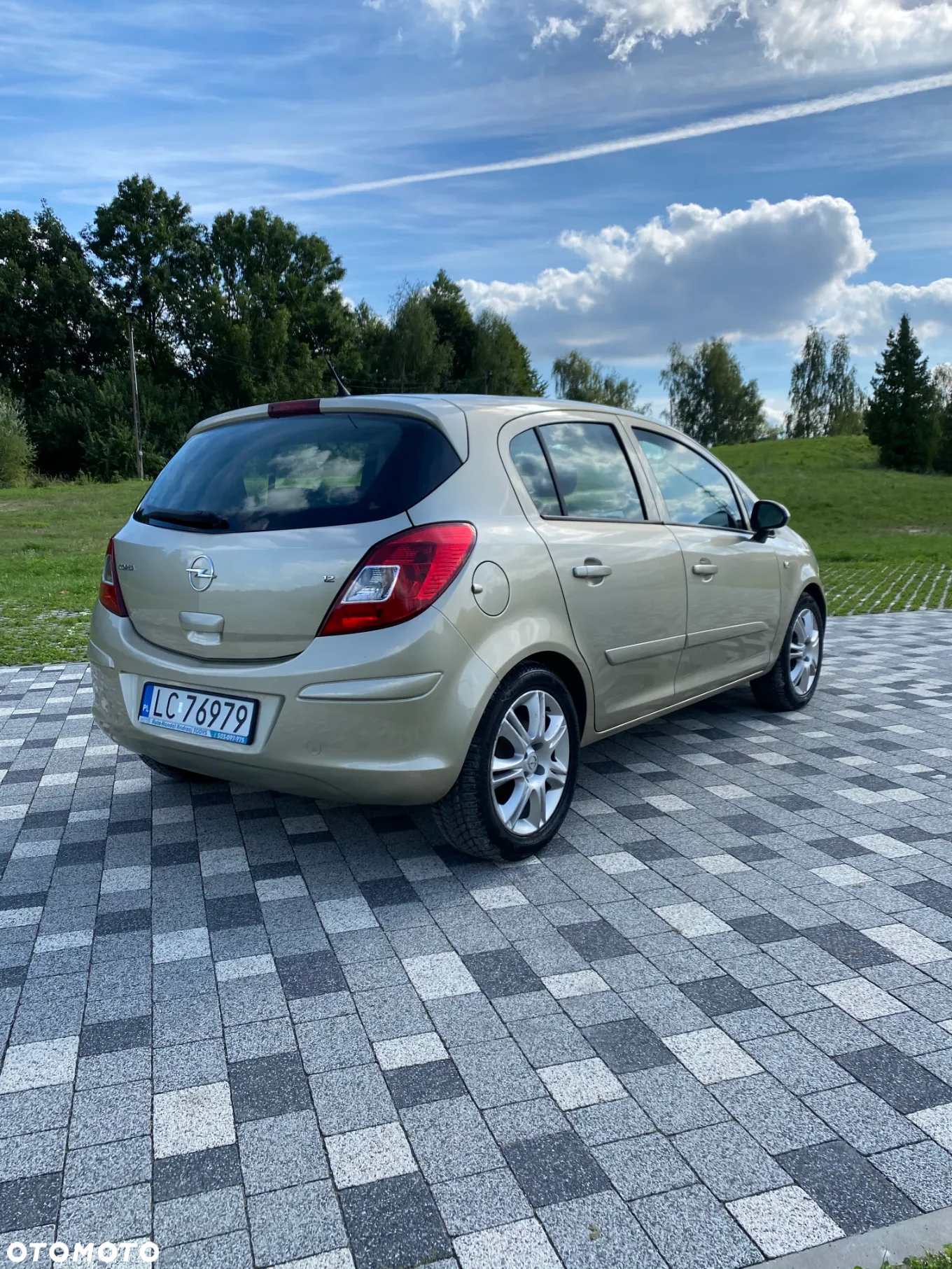 Opel Corsa 1.2 16V Cosmo - 9