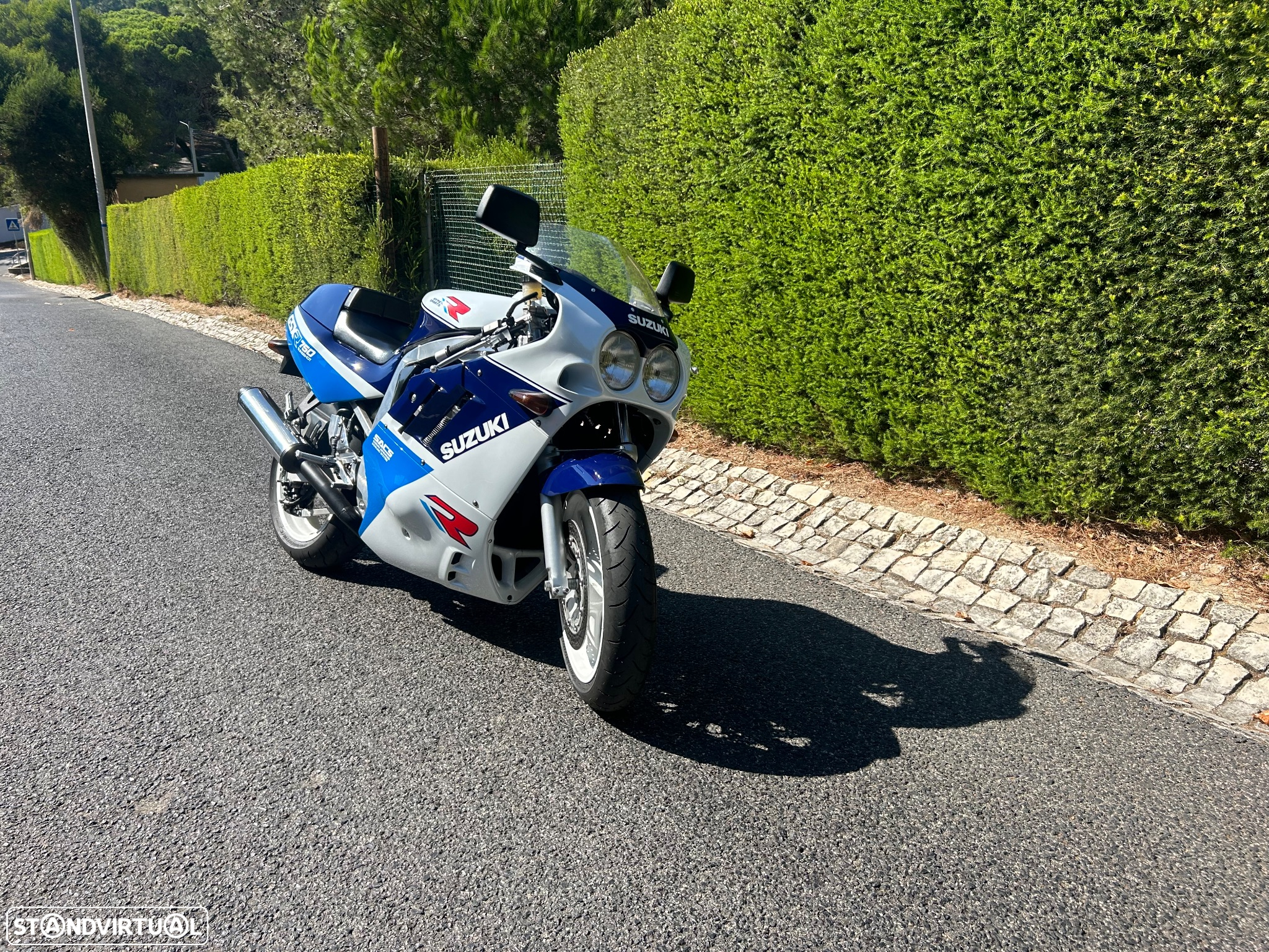 Suzuki GSX-R 750 R - 2