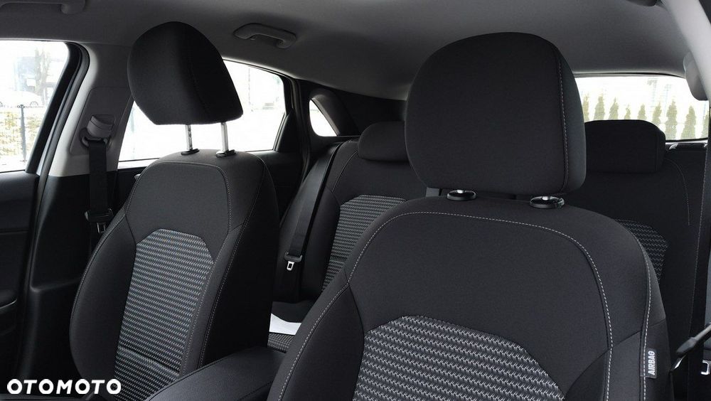 Kia Ceed - 11