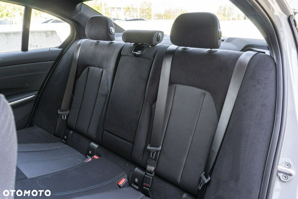 BMW Seria 3 - 24