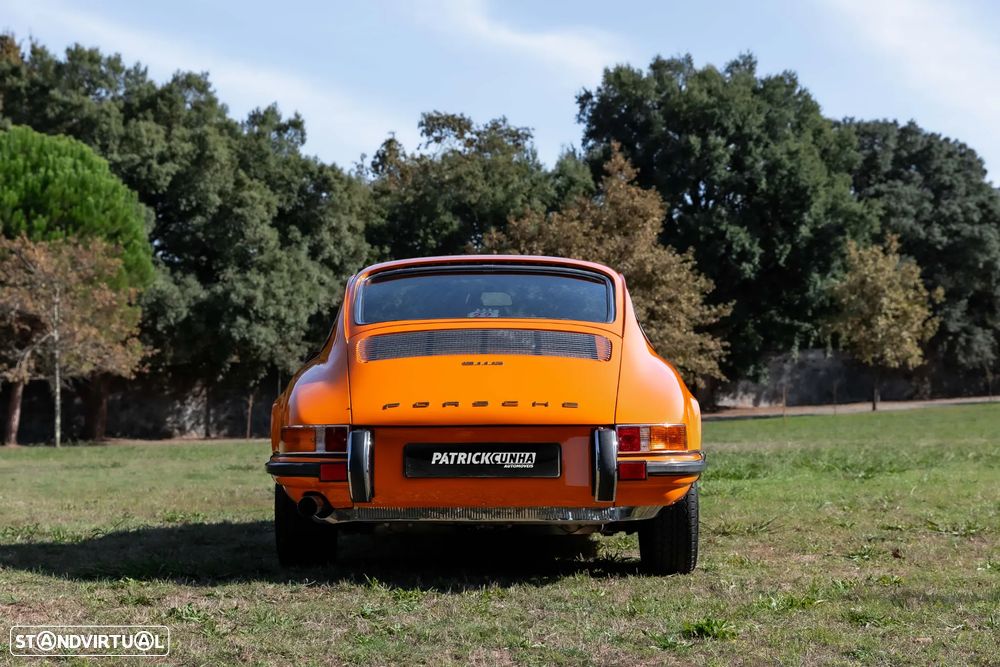 Porsche 911 Série F - 8