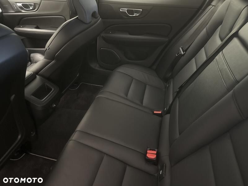 Volvo S60 T4 R-Design - 20