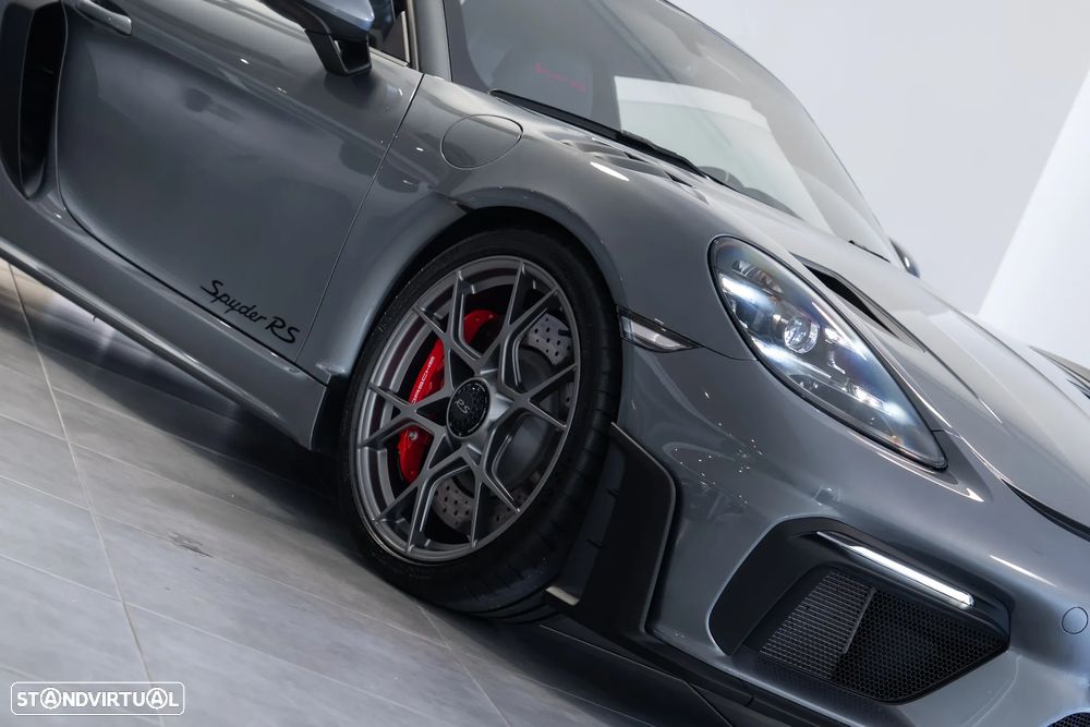 Porsche 718 Spyder RS - 5