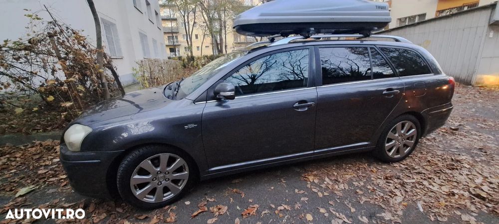 Toyota Avensis 2.2 D-CAT Travel - 1