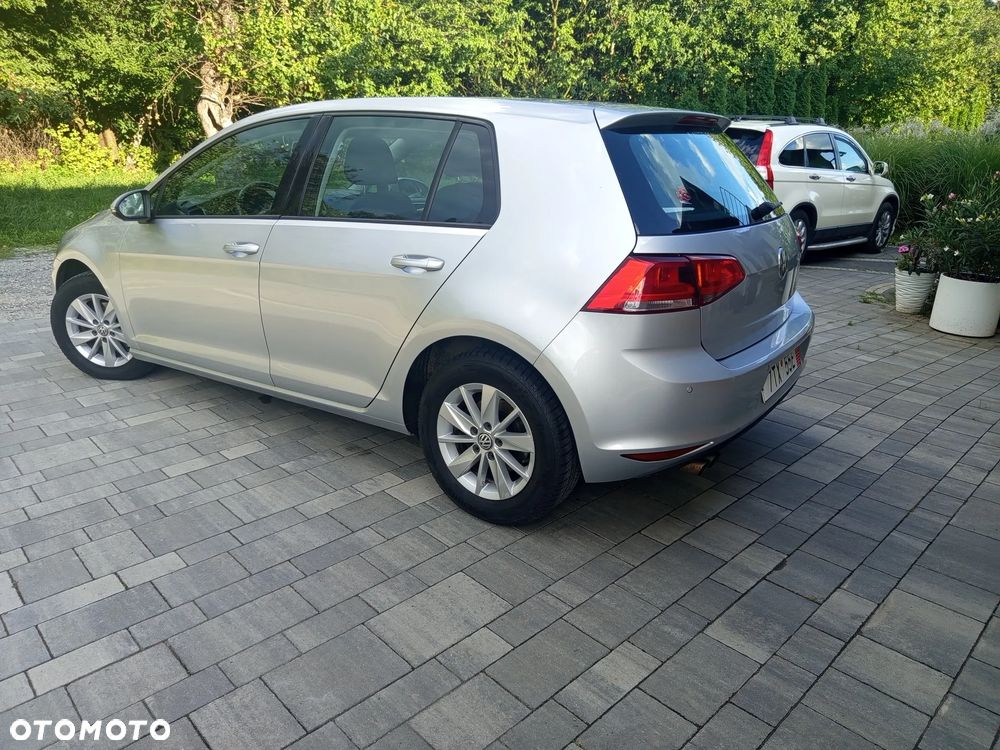 Volkswagen Golf - 5