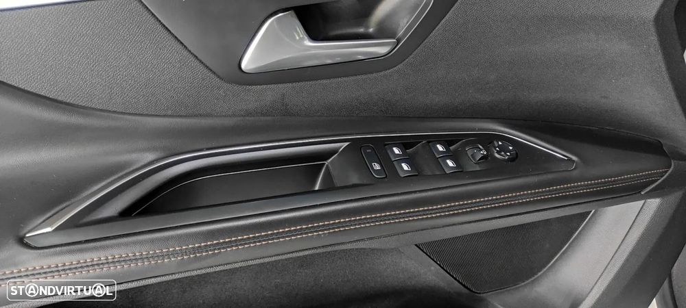 Peugeot 5008 2.0 BlueHDi GT EAT8 - 32