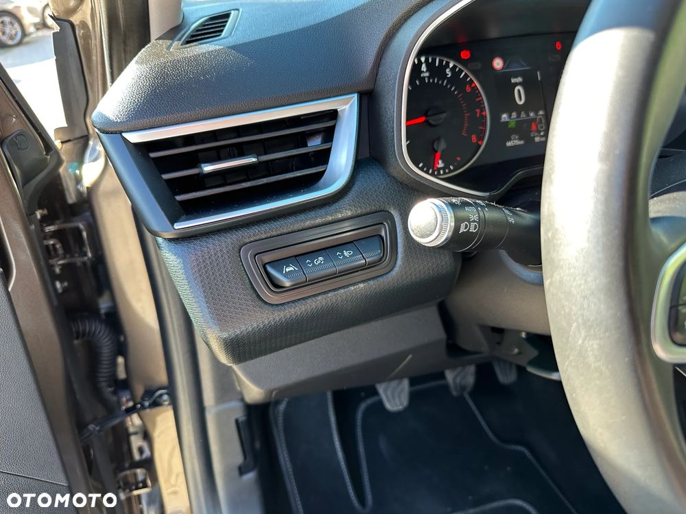 Renault Clio - 19