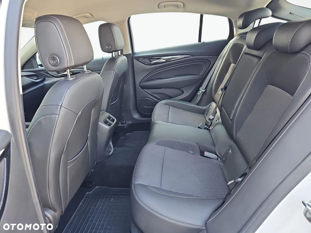 Opel Insignia 1.5 T Enjoy S&S - 20