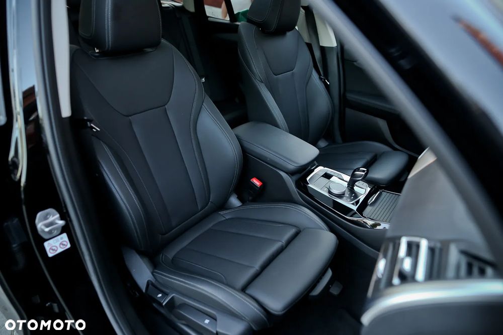 BMW X3 xDrive20d xLine - 25